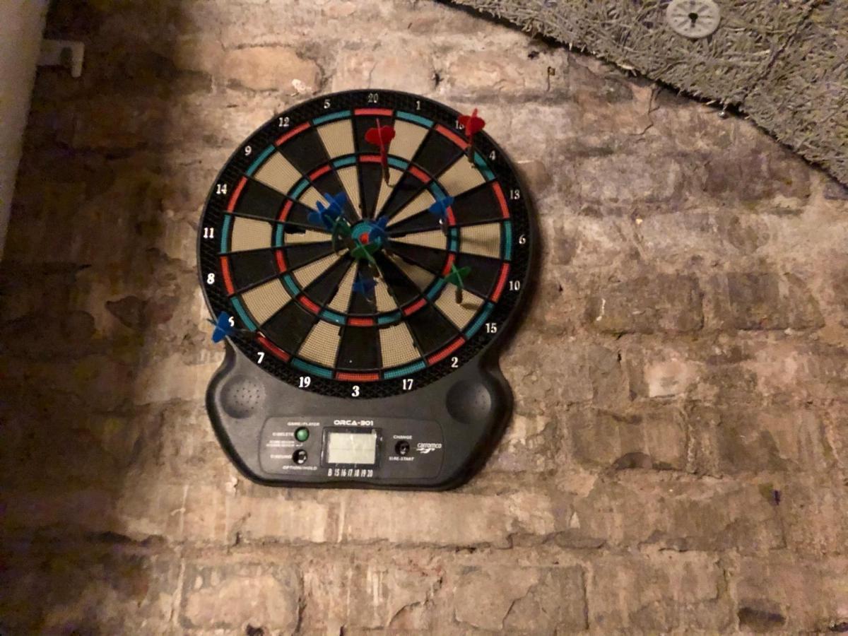 Whole Basement Former Pub2 For Stag Do, Men'S Cave Budapest Luaran gambar