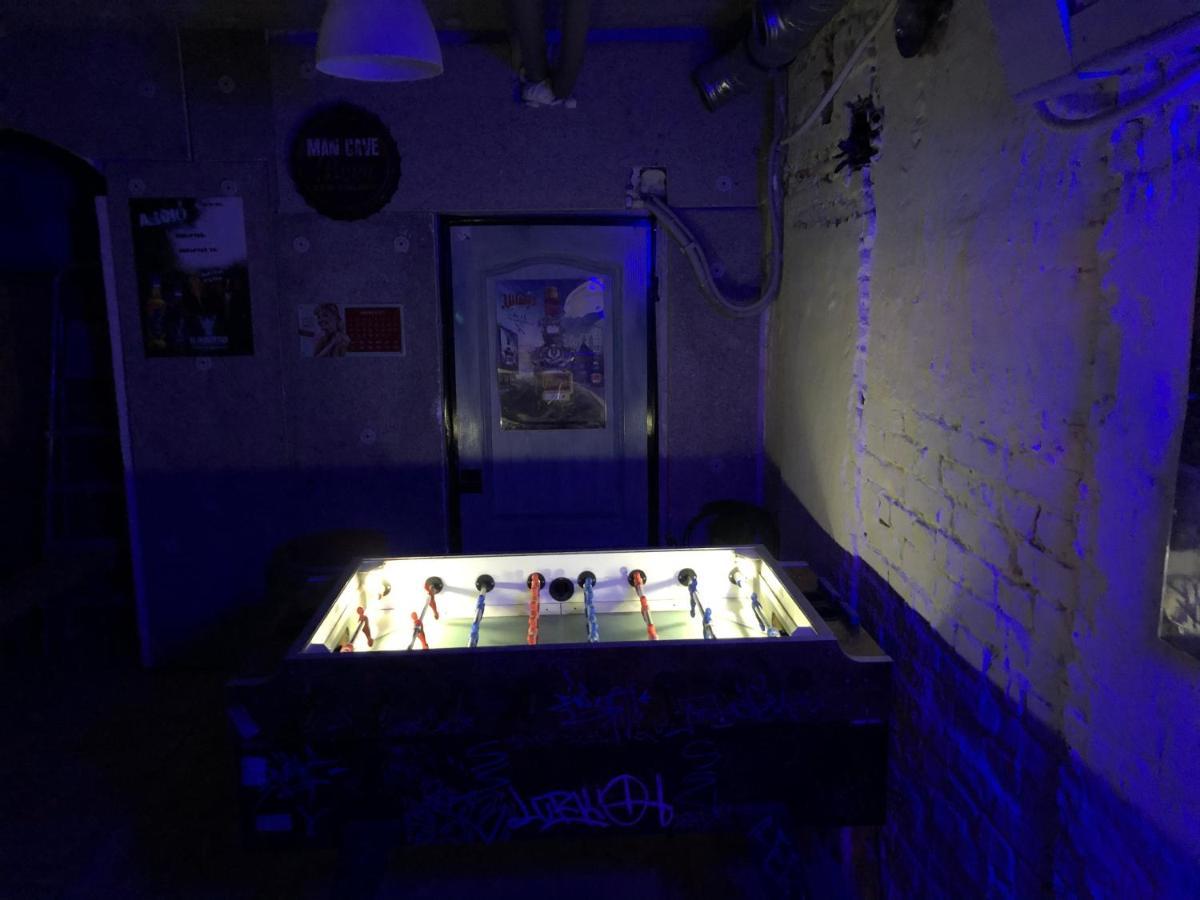 Whole Basement Former Pub2 For Stag Do, Men'S Cave Budapest Luaran gambar