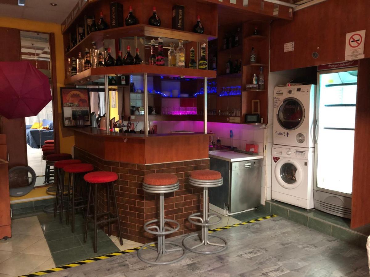 Whole Basement Former Pub2 For Stag Do, Men'S Cave Budapest Luaran gambar
