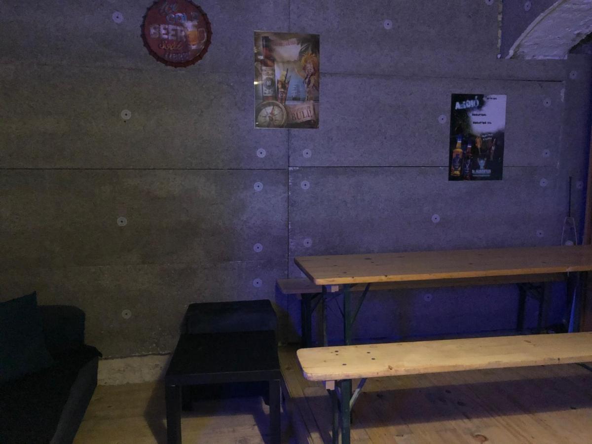 Whole Basement Former Pub2 For Stag Do, Men'S Cave Budapest Luaran gambar