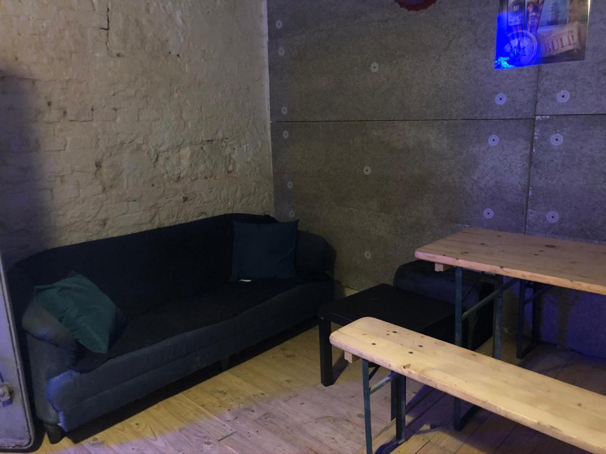 Whole Basement Former Pub2 For Stag Do, Men'S Cave Budapest Luaran gambar