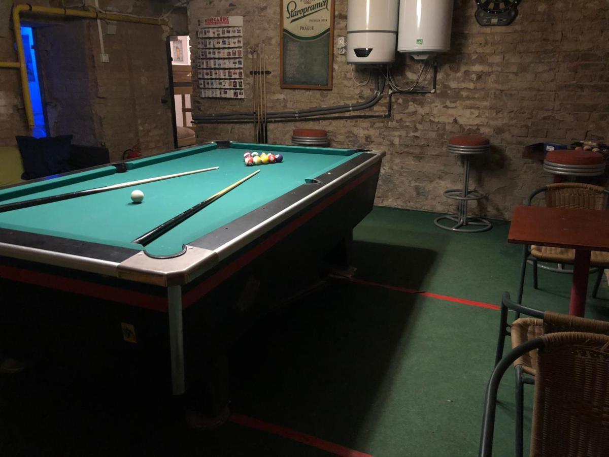 Whole Basement Former Pub2 For Stag Do, Men'S Cave Budapest Luaran gambar