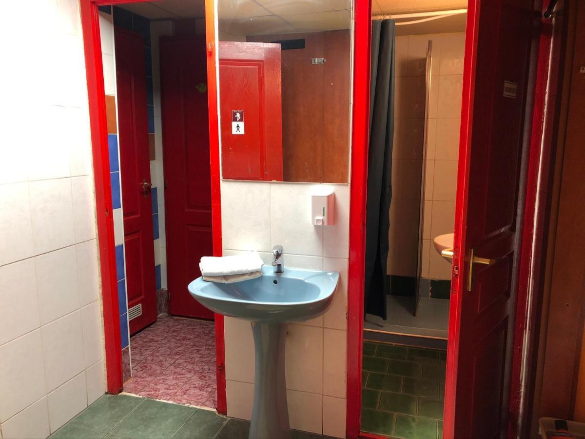 Whole Basement Former Pub2 For Stag Do, Men'S Cave Budapest Luaran gambar