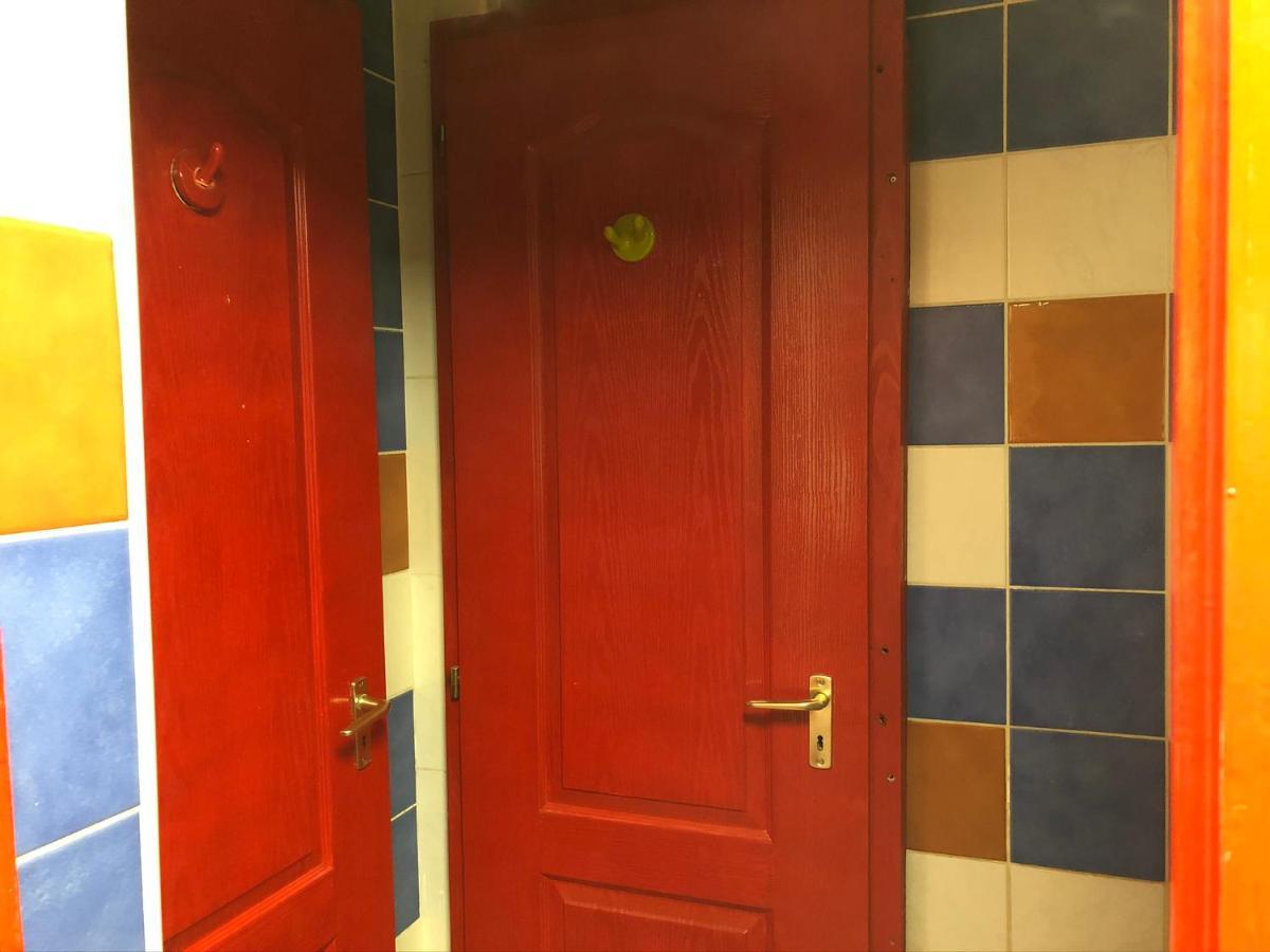 Whole Basement Former Pub2 For Stag Do, Men'S Cave Budapest Luaran gambar