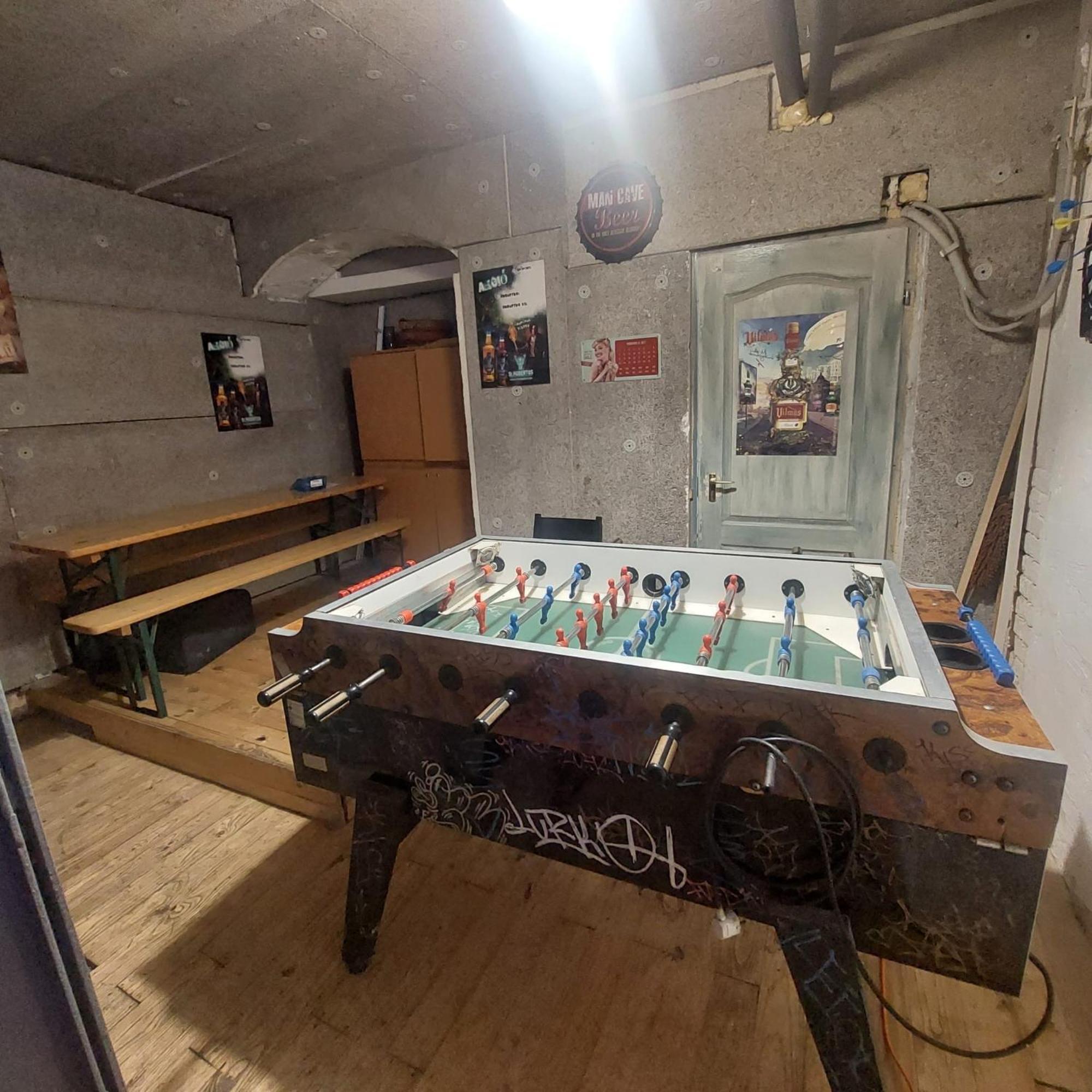 Whole Basement Former Pub2 For Stag Do, Men'S Cave Budapest Luaran gambar